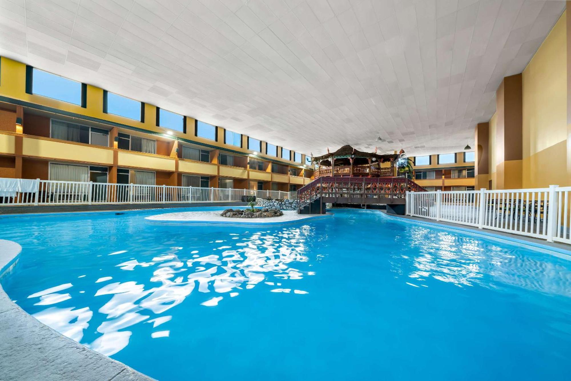 Suburban Studios, Kearney Buitenkant foto