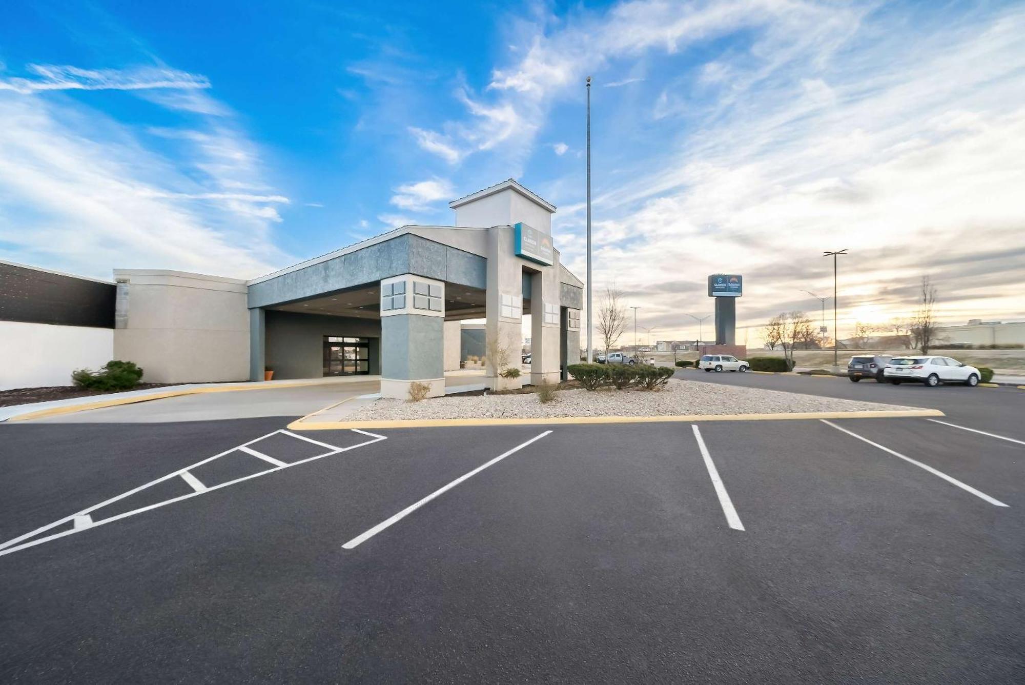 Suburban Studios, Kearney Buitenkant foto
